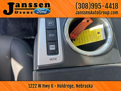 Used 2014 Toyota Prius V Five image 16