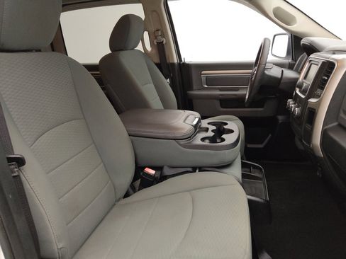 Used 2018 RAM 1500 Classic SLT AWD/4WD image 21
