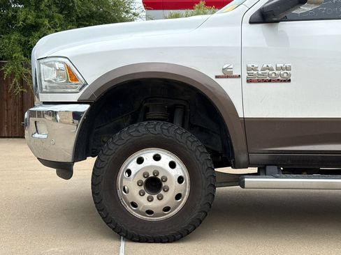 Used 2018 RAM 3500 Laramie w/ Convenience Group AWD/4WD image 4