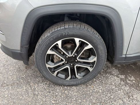 Certified 2022 Jeep Compass Limited image 30