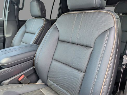 Used 2026 Chevrolet Traverse High Country w/ LPO, Floor Liner Package FWD image 12