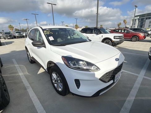Used 2022 Ford Escape SE w/ Convenience Package AWD/4WD image 2