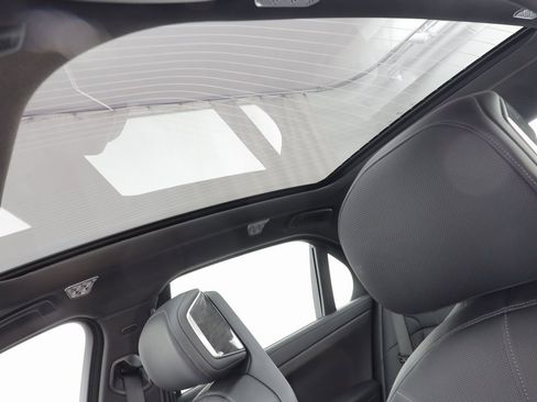 Certified 2025 BMW 760i xDrive w/ Executive Package image 15