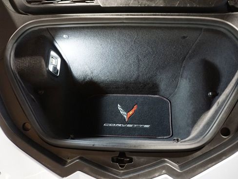 Used 2021 Chevrolet Corvette Stingray Preferred Cpe w/ Z51 Performance Package image 23