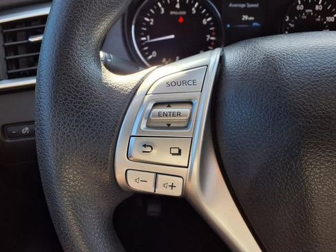 Used 2015 Nissan Rogue SV FWD image 13
