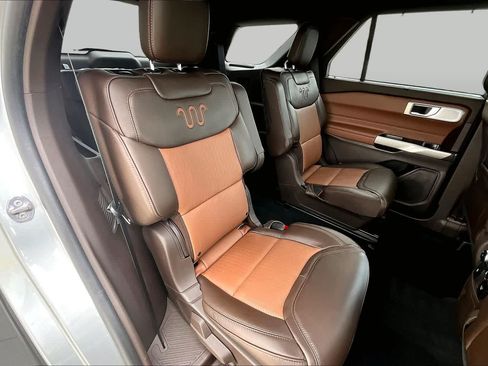 Used 2023 Ford Explorer King Ranch w/ Technology Package RWD image 18