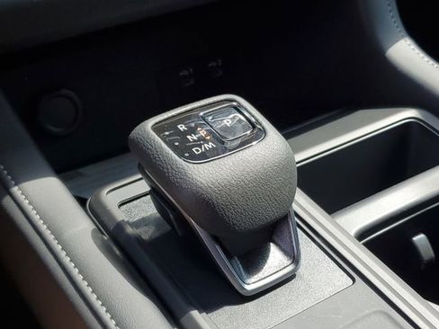 New 2026 Nissan Pathfinder S image 34