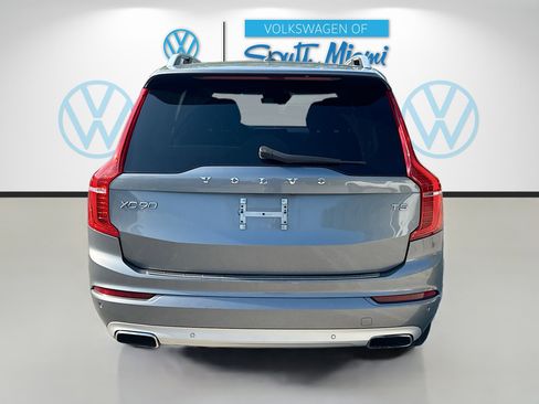 Used 2017 Volvo XC90 T5 Momentum w/ Vision Package image 6