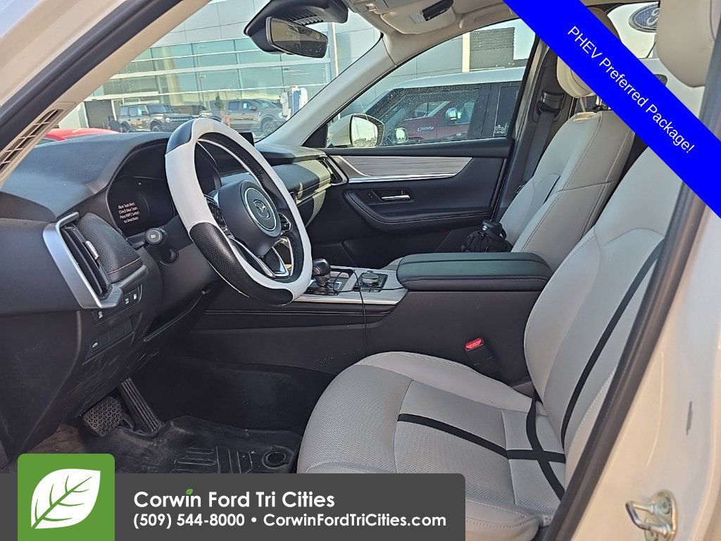 Used 2024 MAZDA CX-90 Plug-In Hybrid w/ Preferred AWD/4WD image 5