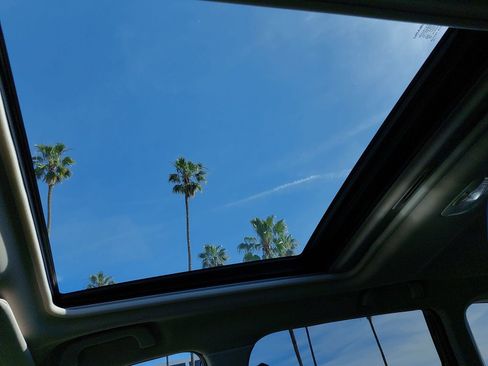 Used 2019 Subaru Forester Limited w/ Popular Package #3 image 31