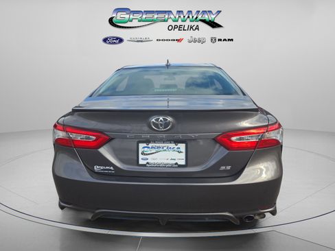 Used 2020 Toyota Camry SE image 6