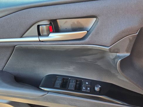 Used 2025 Toyota Camry LE image 30