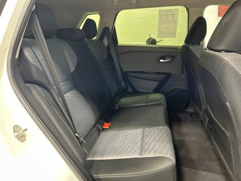 Used 2023 Nissan Rogue SV AWD/4WD image 18
