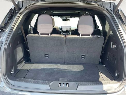 Used 2025 Ford Explorer Platinum w/ LUX Leather Package AWD/4WD image 11
