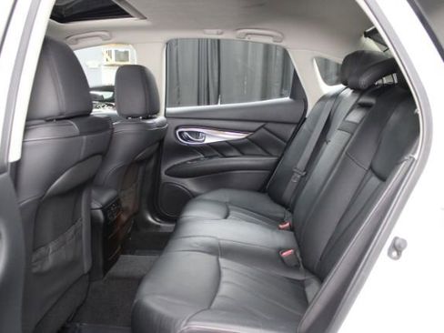 Used 2012 INFINITI M56 x w/ Deluxe Touring Pkg image 24