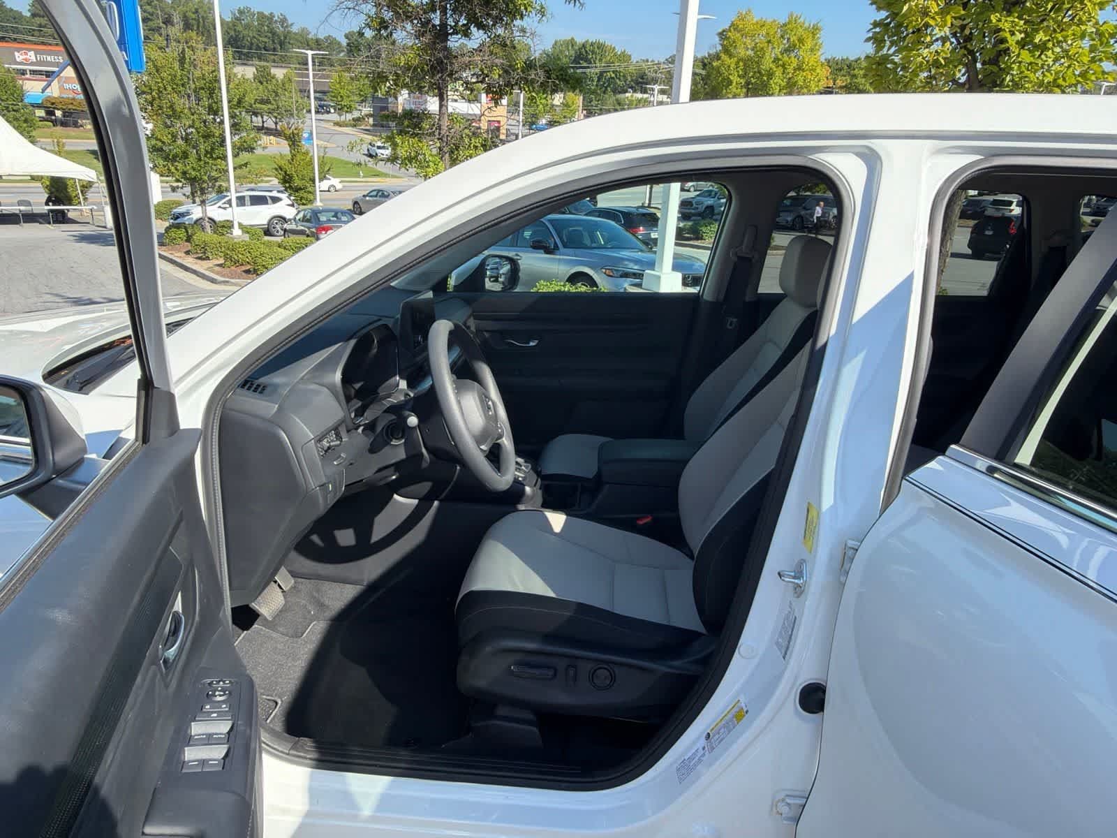 Used 2025 Honda CR-V EX image 17