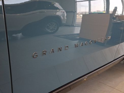 New 2026 Jeep Grand Wagoneer Summit AWD/4WD image 23