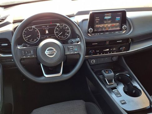 Used 2021 Nissan Rogue SV FWD image 14