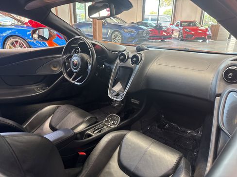 Used 2018 McLaren 570S image 4