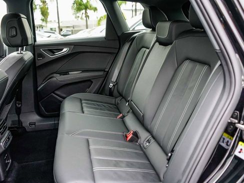 Used 2023 Audi Q4 e-tron Premium Plus w/ Premium Plus image 18