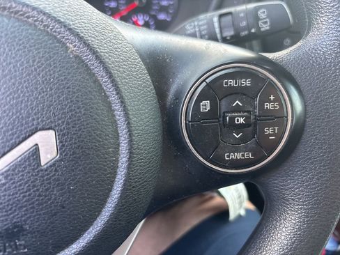 Used 2022 Kia Soul LX image 22