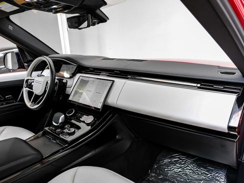 Used 2023 Land Rover Range Rover Sport SE Dynamic image 15