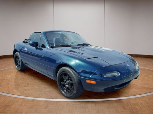 Used 1997 MAZDA MX-5 Miata RWD image 1