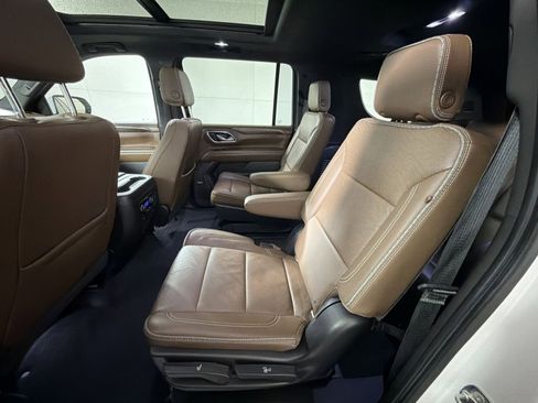 Used 2021 Chevrolet Suburban High Country image 25