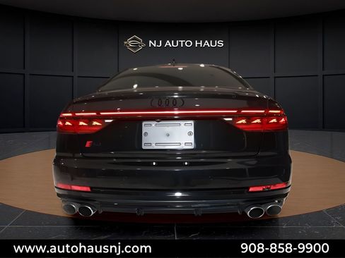Used 2022 Audi S8 w/ S8 Executive Package AWD/4WD image 6