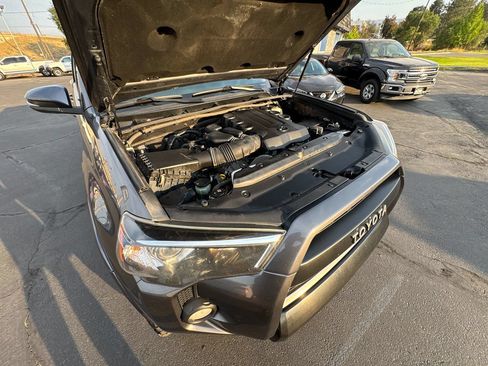 Used 2016 Toyota 4Runner SR5 Premium AWD/4WD image 21