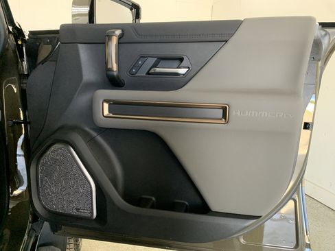 New 2025 GMC Hummer EV 2X image 38