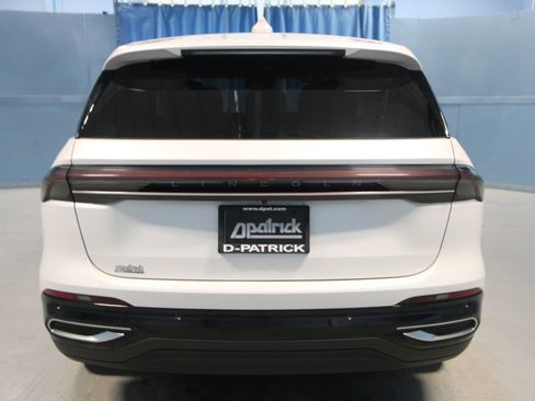 Used 2025 Lincoln Nautilus Premier w/ Equipment Group 102A AWD/4WD image 34