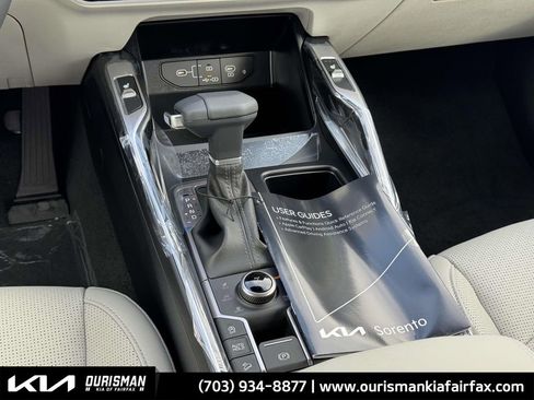 New 2025 Kia Sorento S image 12