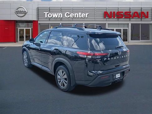 Certified 2025 Nissan Pathfinder SV w/ SV Premium Package FWD image 5