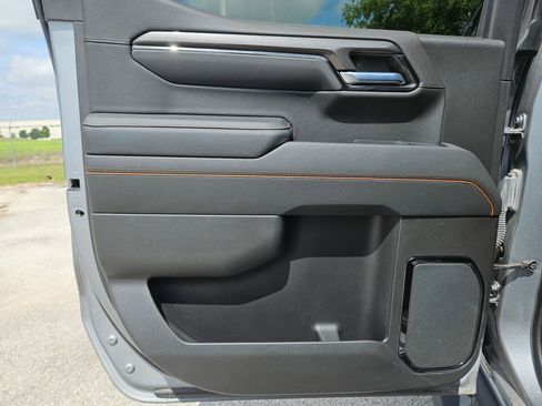 Used 2023 GMC Sierra 1500 AT4 w/ AT4 Premium Package AWD/4WD image 15