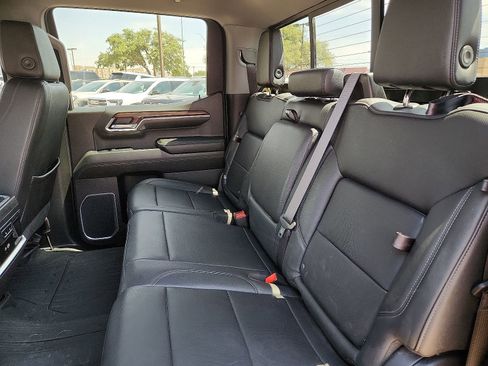 Used 2024 GMC Sierra 1500 SLT AWD/4WD image 11