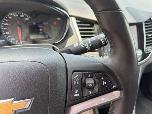 Used 2020 Chevrolet Trax LT w/ Driver Confidence Package FWD image 24