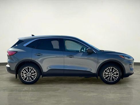 Used 2022 Ford Escape SE FWD image 9