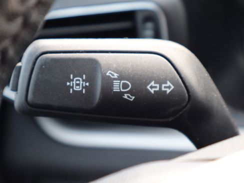 Used 2023 Ford Explorer XLT w/ Equipment Group 202A image 19