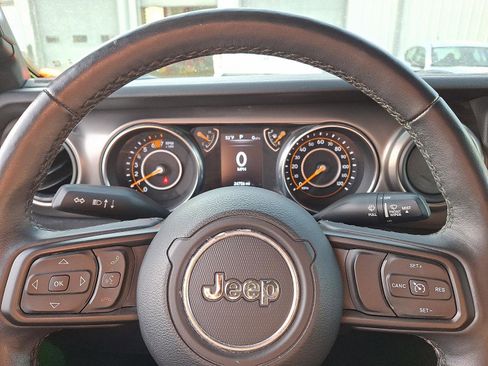 Used 2020 Jeep Wrangler Sport image 23