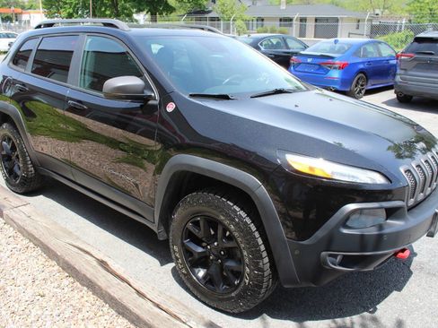 Used 2014 Jeep Cherokee Trailhawk w/ Technology Group AWD/4WD image 5