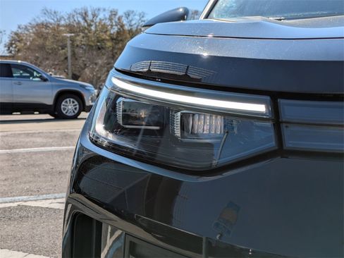 Certified 2025 Volkswagen Tiguan S image 10