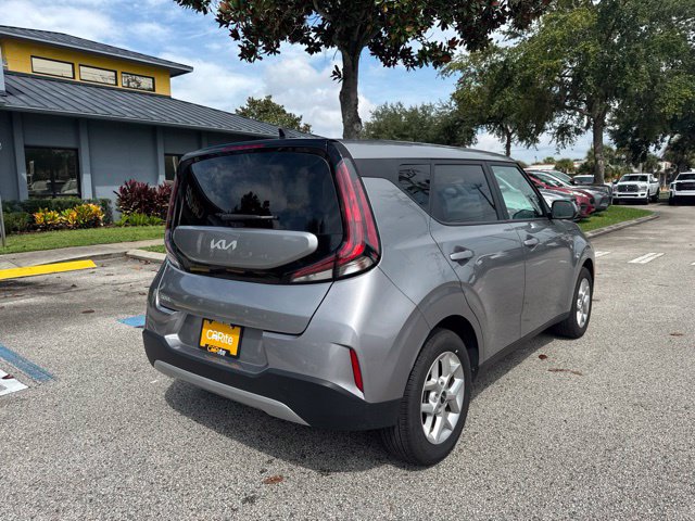 Used 2025 Kia Soul LX w/ LX Technology Package FWD image 7