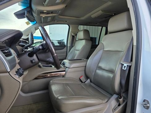 Used 2018 GMC Yukon XL SLT w/ Open Road Package AWD/4WD image 13
