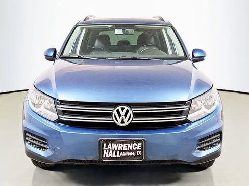 Used 2018 Volkswagen Tiguan Limited w/ Premium Package image 2
