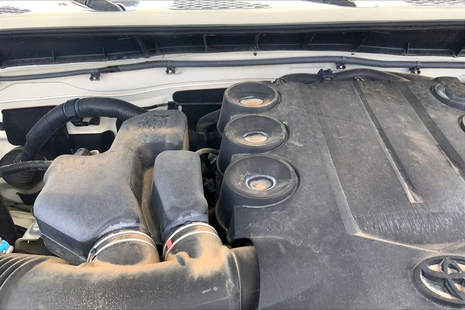 Used 2014 Toyota FJ Cruiser 4WD w/ Upgrade Package image 31