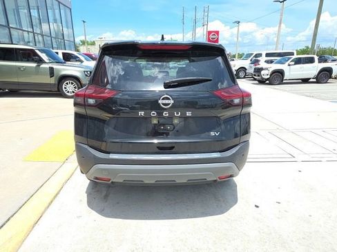 Used 2023 Nissan Rogue SV FWD image 5