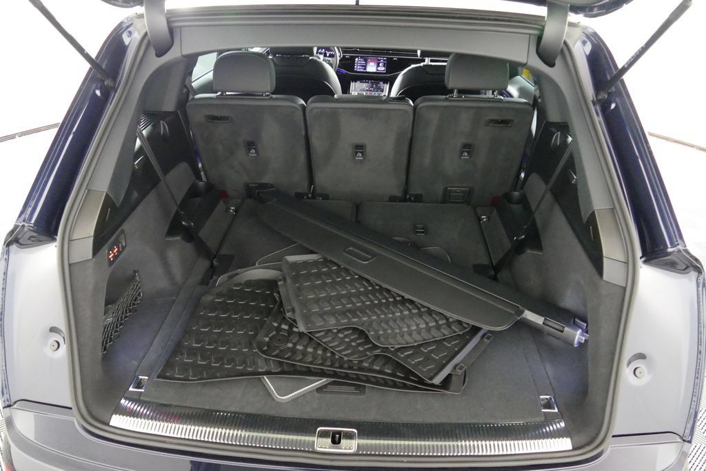 Used 2025 Audi Q7 2.0T Premium w/ Convenience Plus Package AWD/4WD image 33