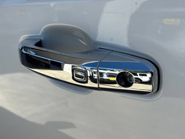 Used 2024 GMC Sierra 1500 Denali w/ Denali Reserve Package AWD/4WD image 10