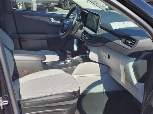 Used 2023 Ford Escape SE w/ PHEV Premium Package FWD image 9